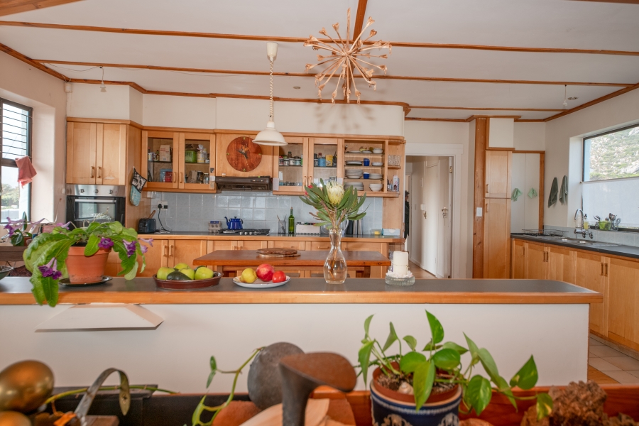 6 Bedroom Property for Sale in Pringle Bay Western Cape